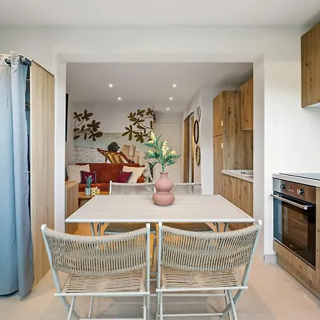Dom wakacyjny The Sweet Escape Close To Naturist Village & Tennis Center